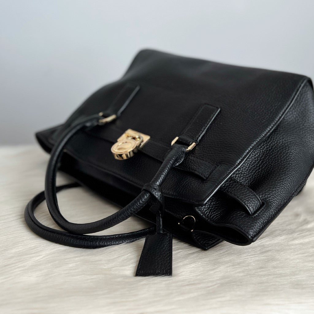 Michael Kors Black Leather Lock Detail Career 2 Way Shoulder Bag