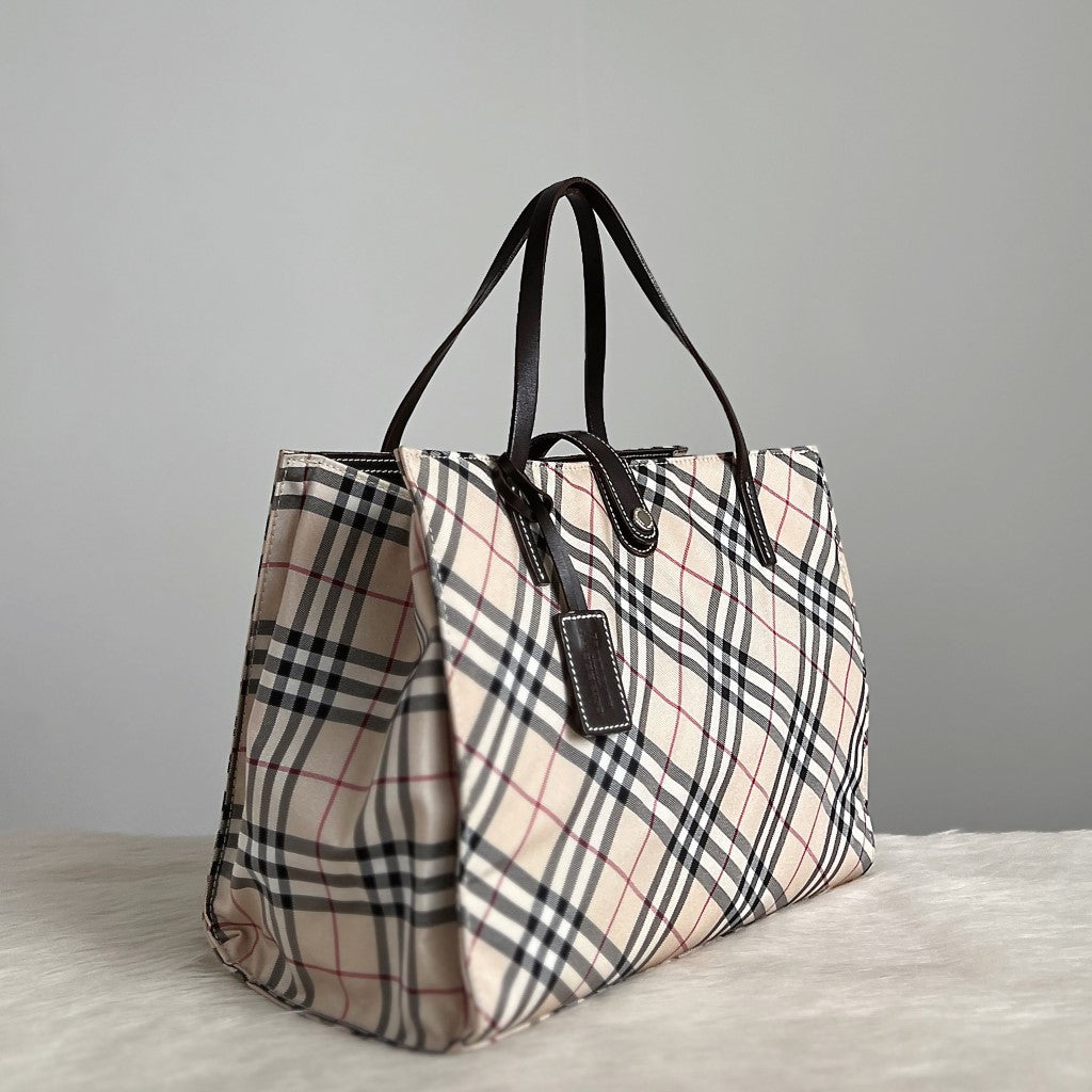 Burberry Signature Check Front Buckle Closure Classic Tote Bag Excellent