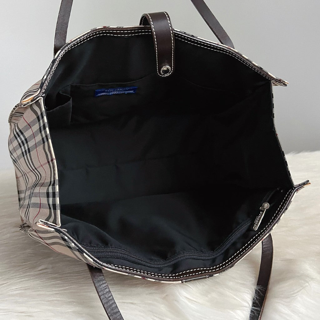 Burberry Signature Check Front Buckle Closure Classic Tote Bag Excellent