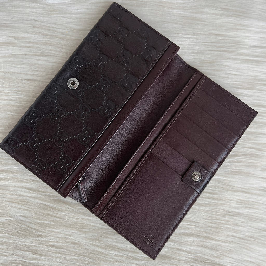 Gucci Dark Chocolate Leather Embossed GG Logo Fold Long Wallet Excellent