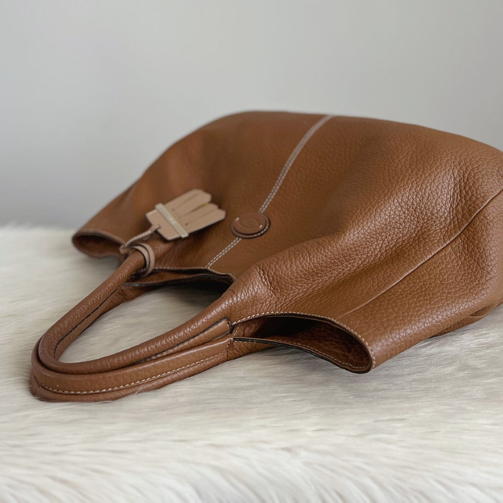 Tod's Caramel Leather Front Logo Large Shoulder Bag Excellent