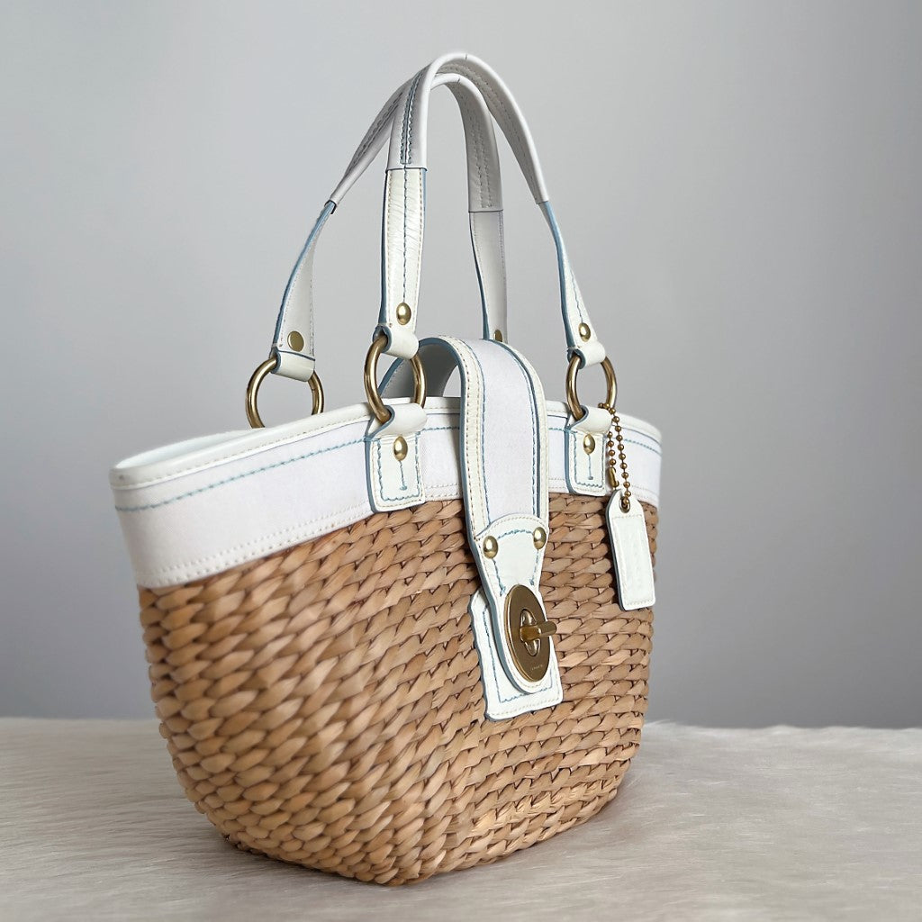 Coach White Trim Turn Lock Detail Straw Holiday Basket Shoulder Bag