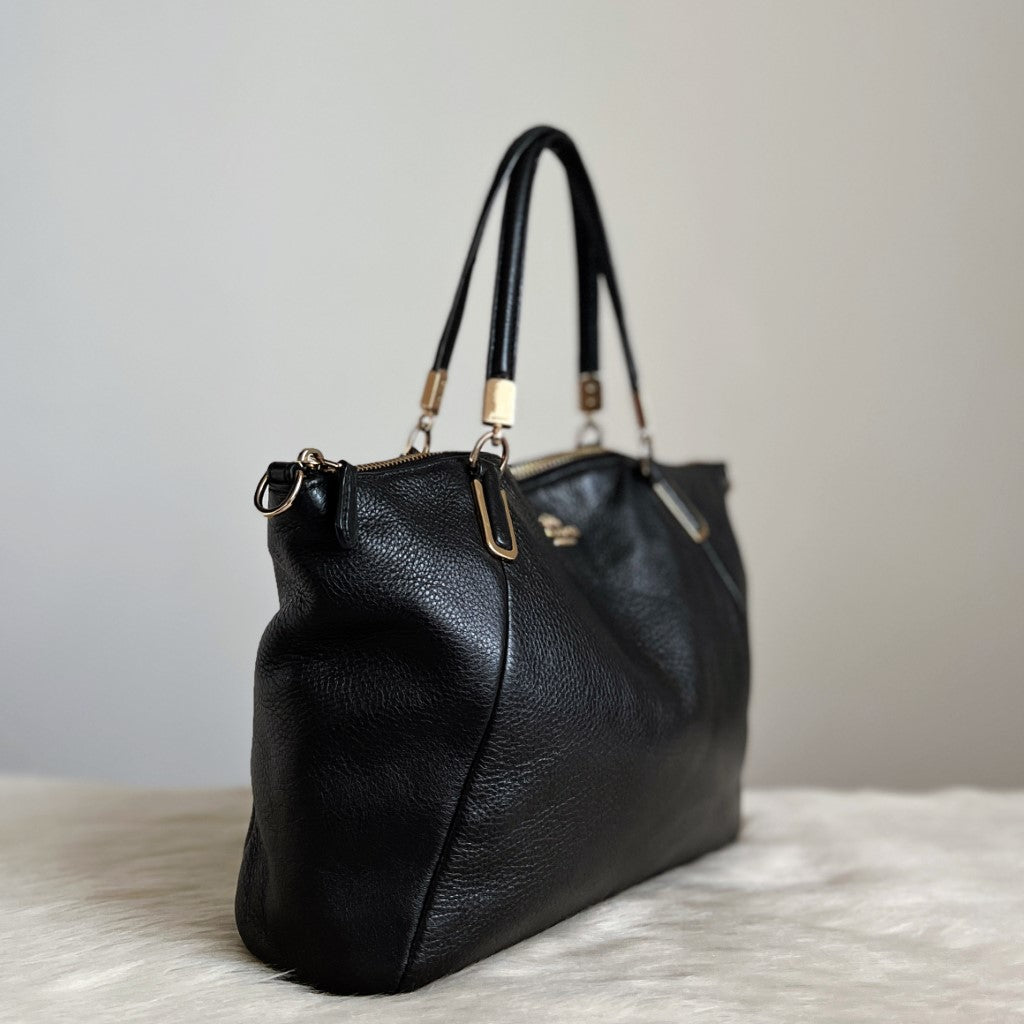 Coach Black Leather Front Logo Chained Detail 2 Way Shoulder Bag