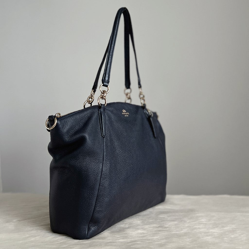 Coach Dark Navy Leather Front Logo Chain Detail 2 Way Shoulder Bag