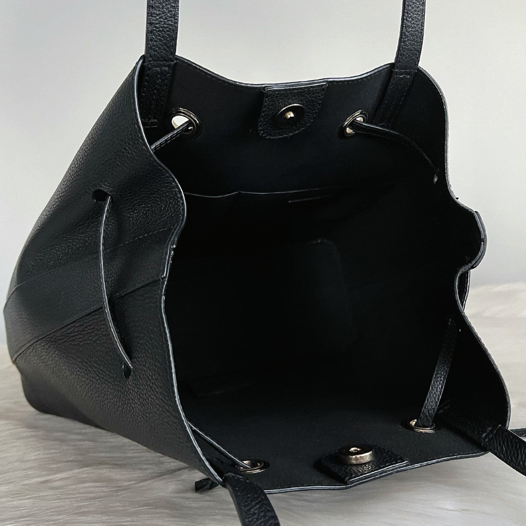 Furla Black Leather Drawstring Bucket Shoulder Bag Excellent