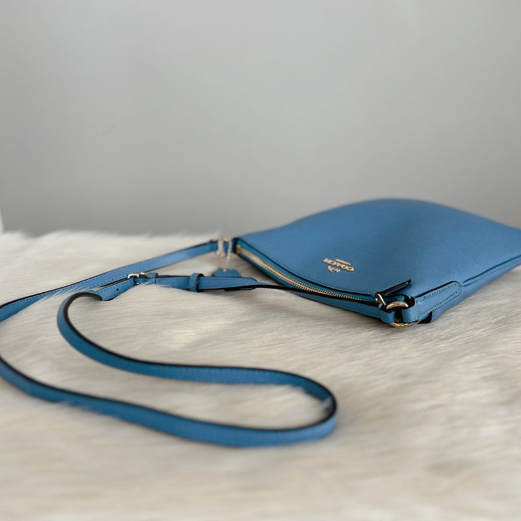 Coach Blue Leather Front Logo Crossbody Shoulder Bag Excellent