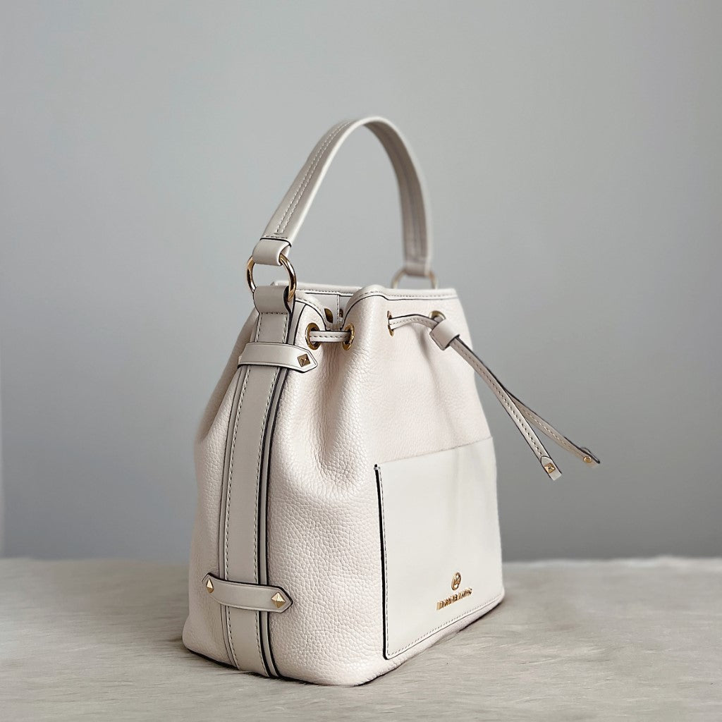 Michael Kors Creamy White Leather Drawstring Bucket 2 Way Shoulder Bag Like New