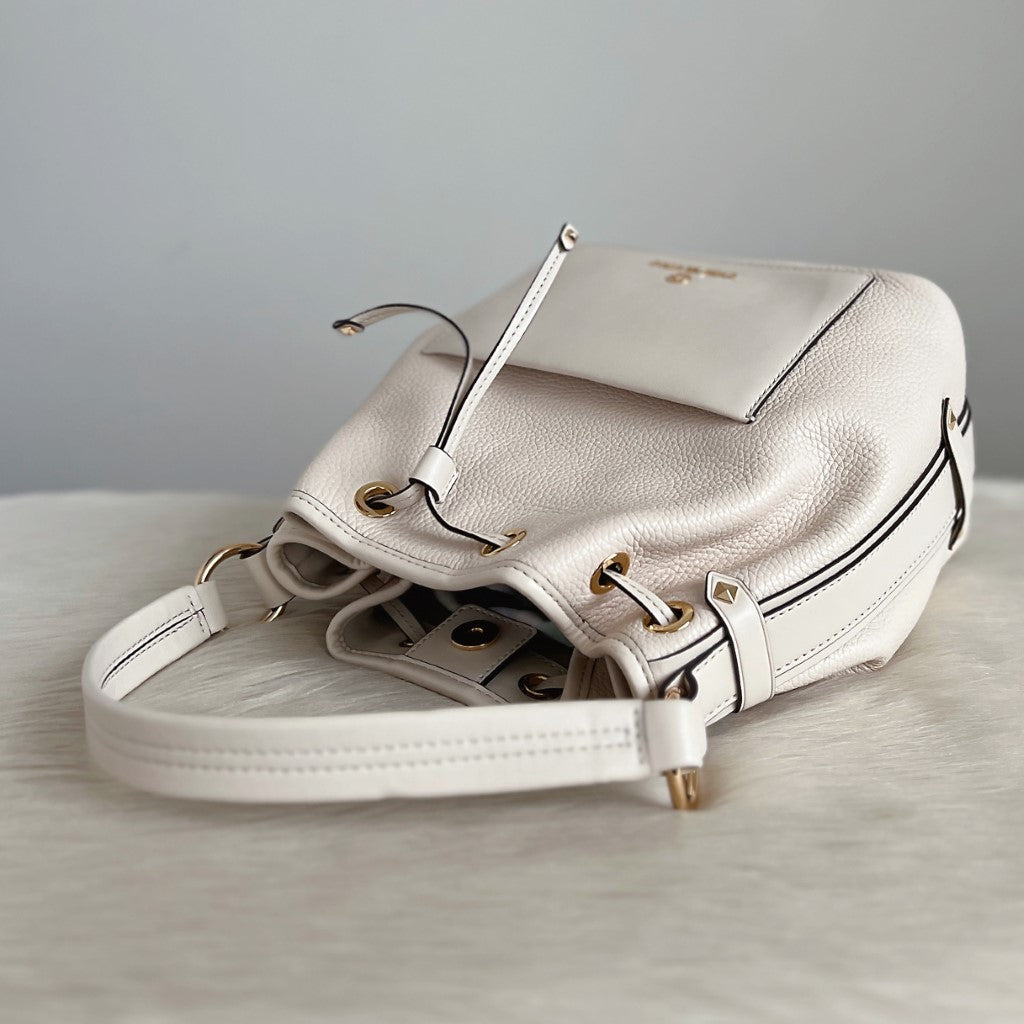 Michael Kors Creamy White Leather Drawstring Bucket 2 Way Shoulder Bag Like New