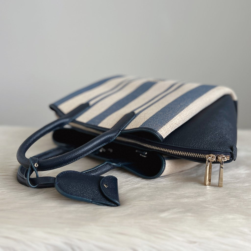 Kate Spade Navy Leather Stripe Detail Front Logo 2 Way Shoulder Bag Like New