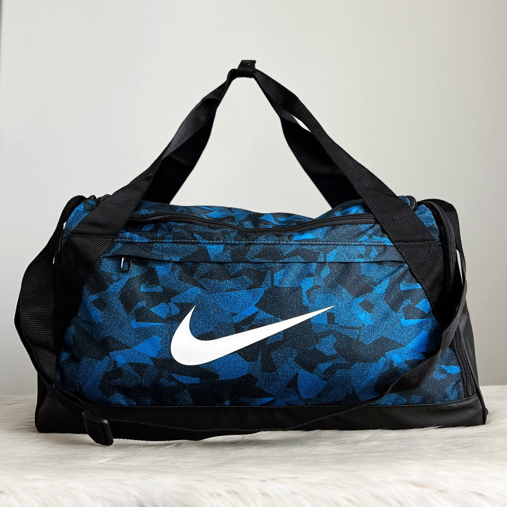 Nike Front Logo Large Sports Gym Shoulder Bag Like New