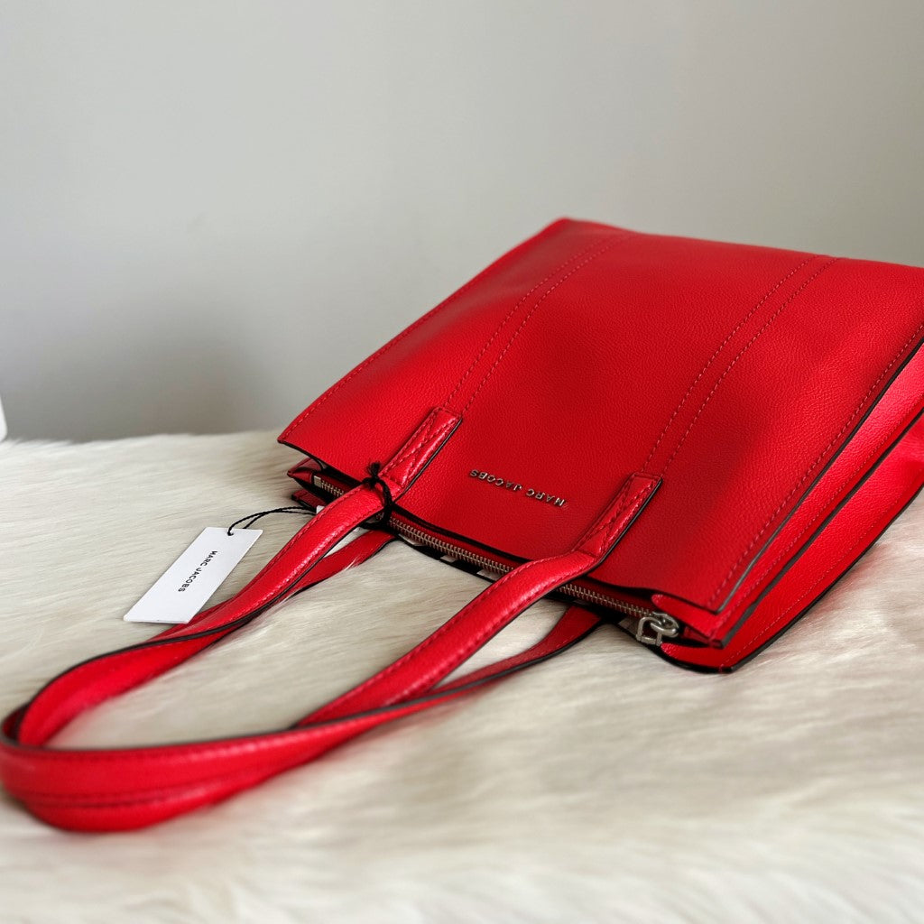 Marc Jacobs Red Leather Front Logo Triple Compartment Shoulder Bag New with Tags