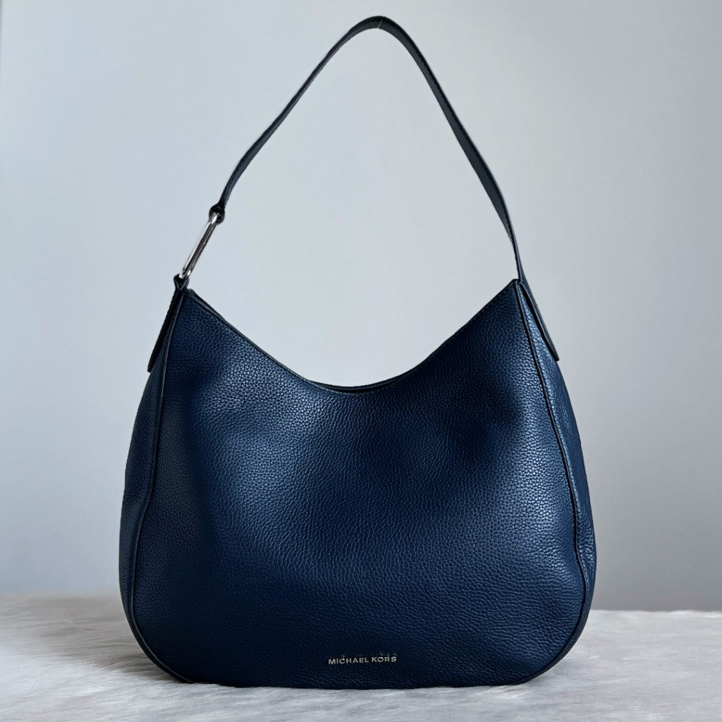 Michael Kors Navy Leather Front Logo Slouchy Shoulder Bag Like New