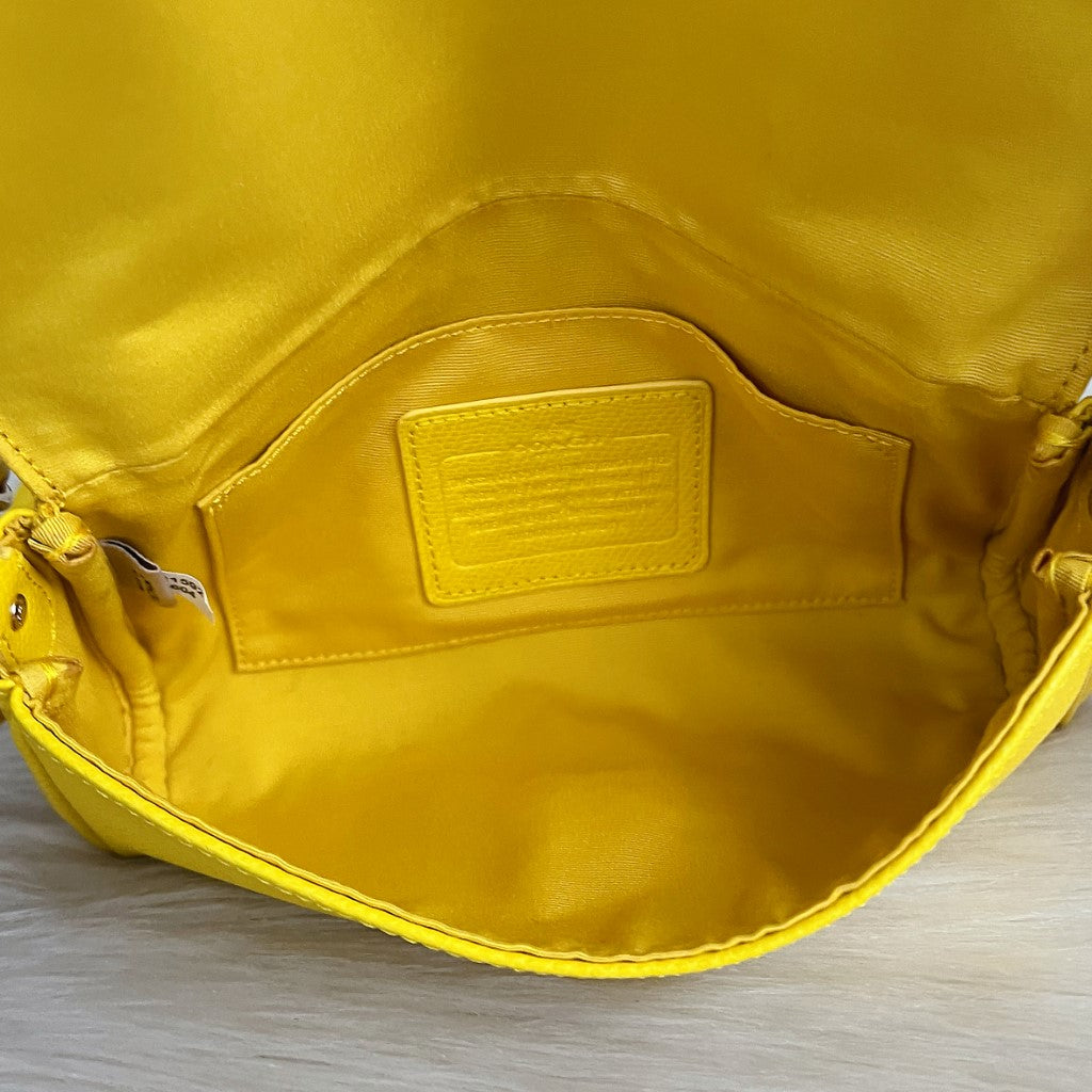 Coach Yellow Leather Turn Lock Chain Detail 2 Way Crossbody Shoulder Bag Like New