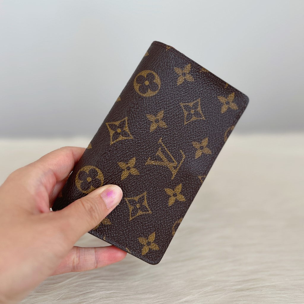 Louis Vuitton Monogram Classic Zip Compartment Wallet