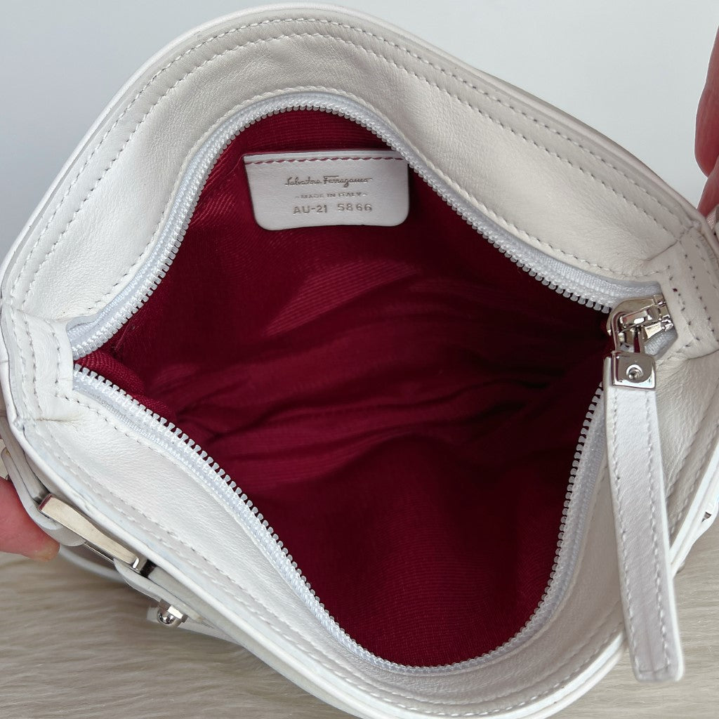 Salvatore Ferragamo White Leather Monogram Small Shoulder Bag Excellent