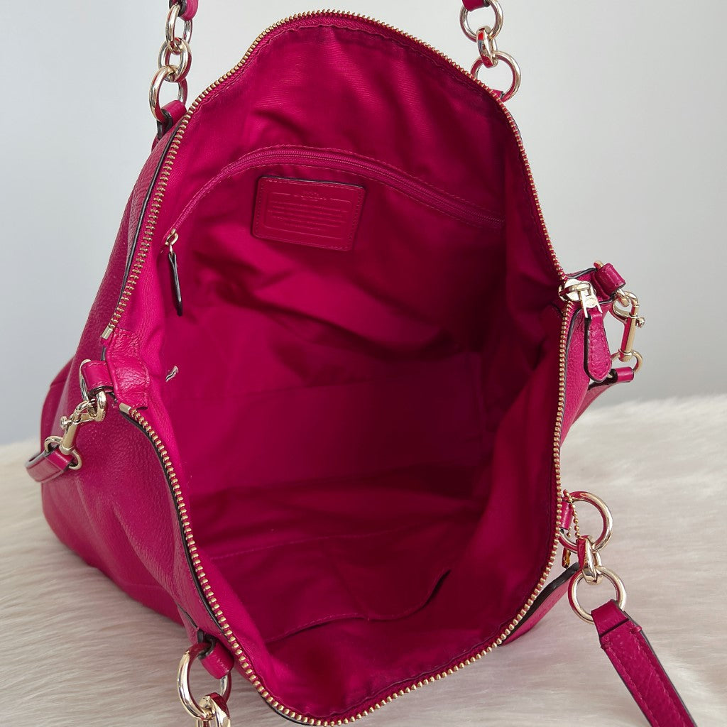 Coach Fuchsia Leather Front Logo Chain Detail 2 Way Shoulder Bag