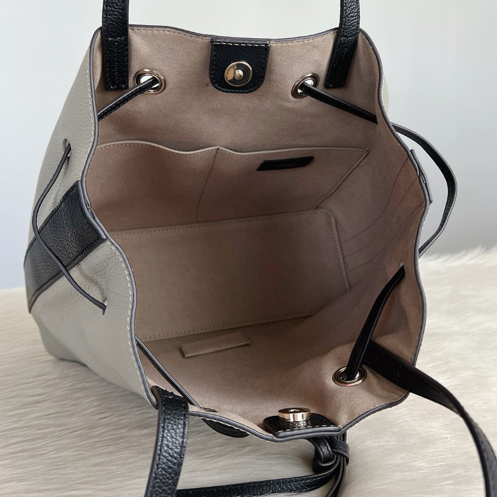 Furla Two Tone Leather Drawstring Bucket Shoulder Bag Excellent