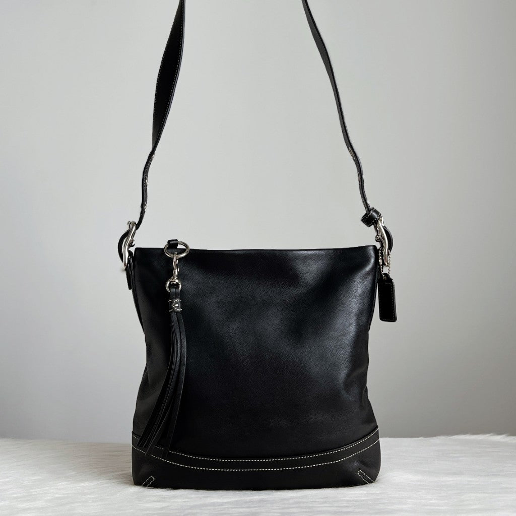 Coach Black Leather Tassel Charm Crossbody Shoulder Bag Excellent