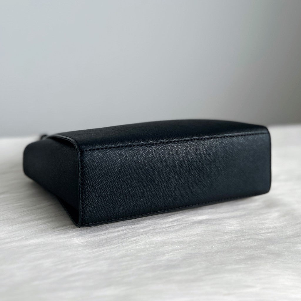 Kate Spade Black Leather Front Logo Crossbody Shoulder Bag Like New