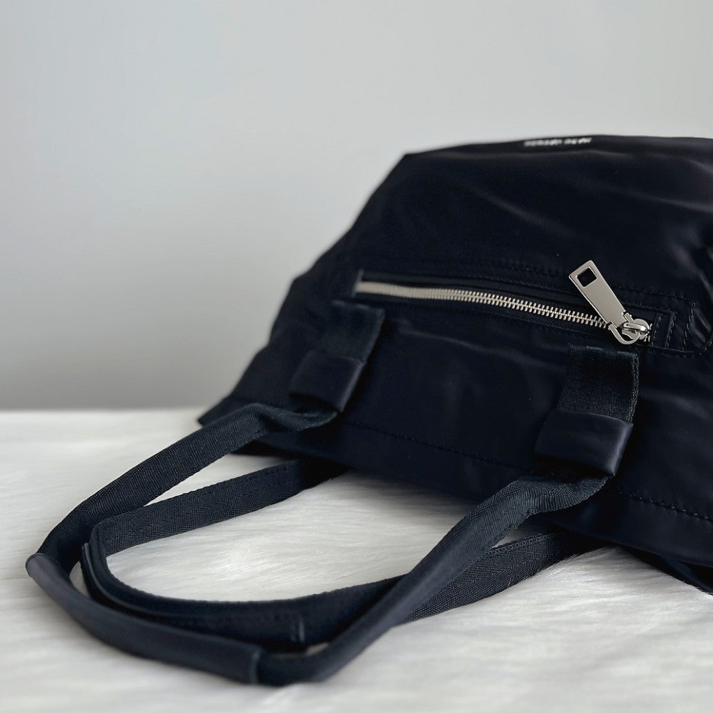 Marc Jacobs Black Front Zip Compartment Carryall Shoulder Bag Like New