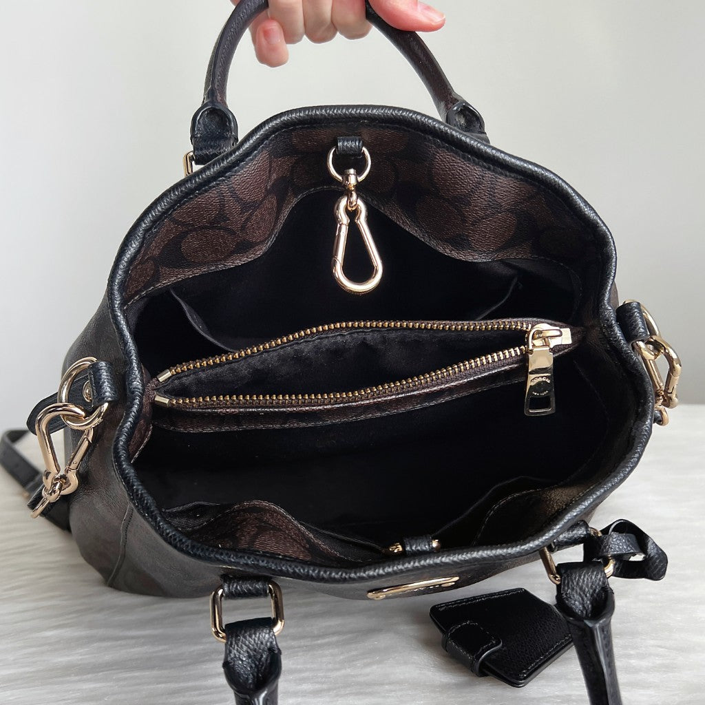 Coach Black Leather Monogram Triple Compartment 2 Way Shoulder Bag Excellent