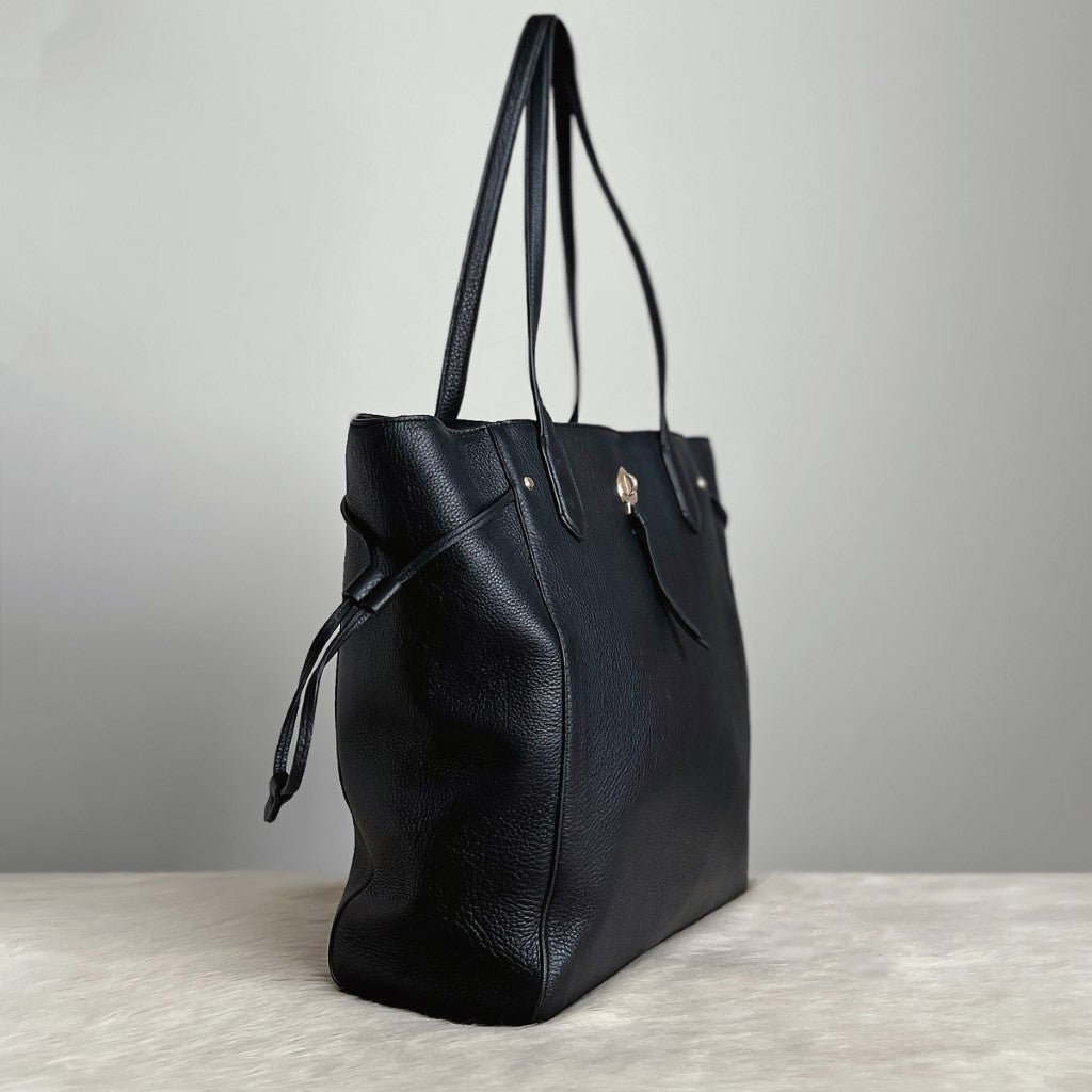 Kate Spade Black Leather Drawstring Career Shoulder Bag Excellent