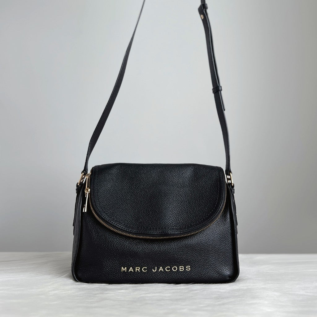 Marc Jacobs Black Leather Front Logo Crossbody Shoulder Bag Like New