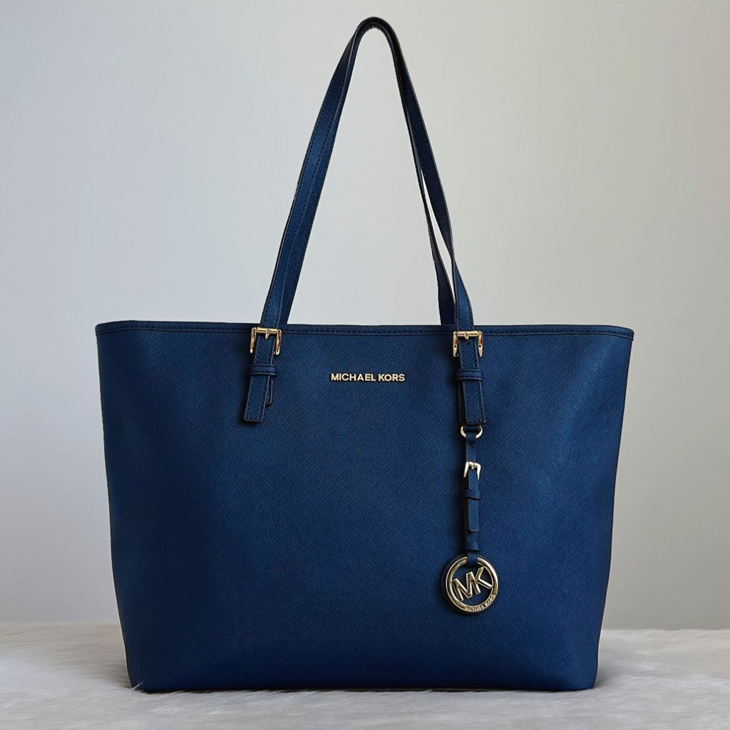 Michael Kors Navy Saffiano Leather Front Logo Carryall Shoulder Bag Excellent