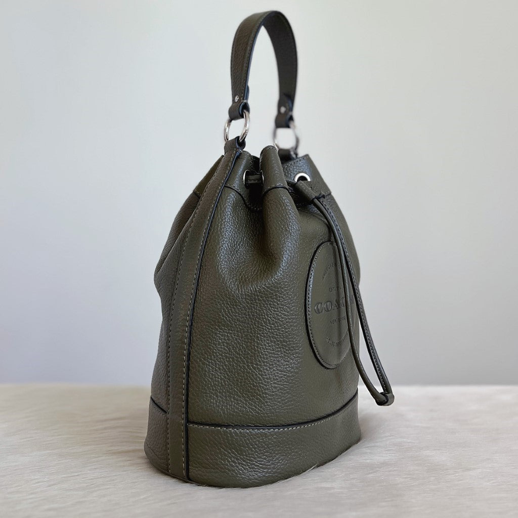 Coach Olive Leather Drawstring Bucket 2 Way Shoulder Bag Like New