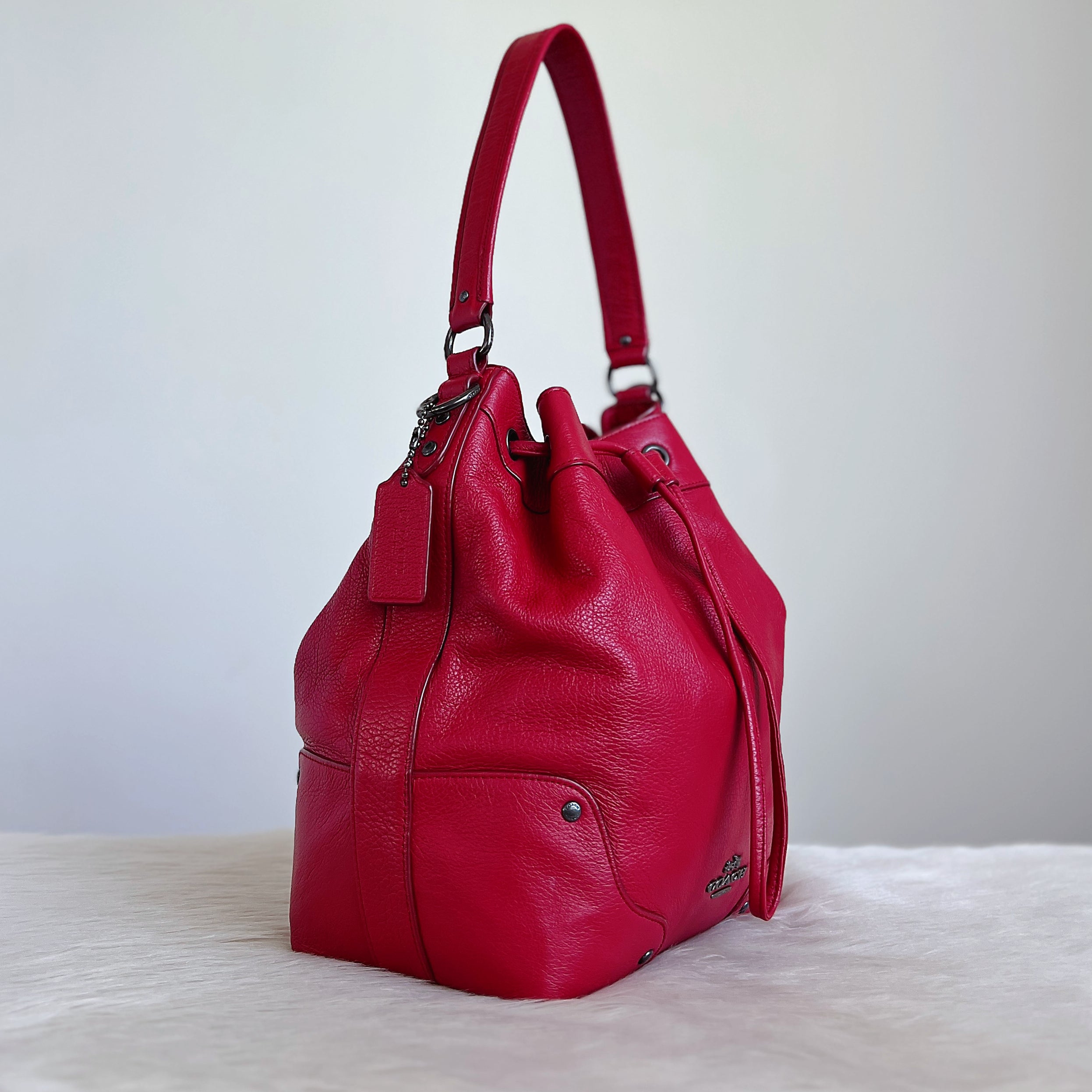 Coach Red Leather Drawstring Bucket Crossbody Shoulder Bag Excellent