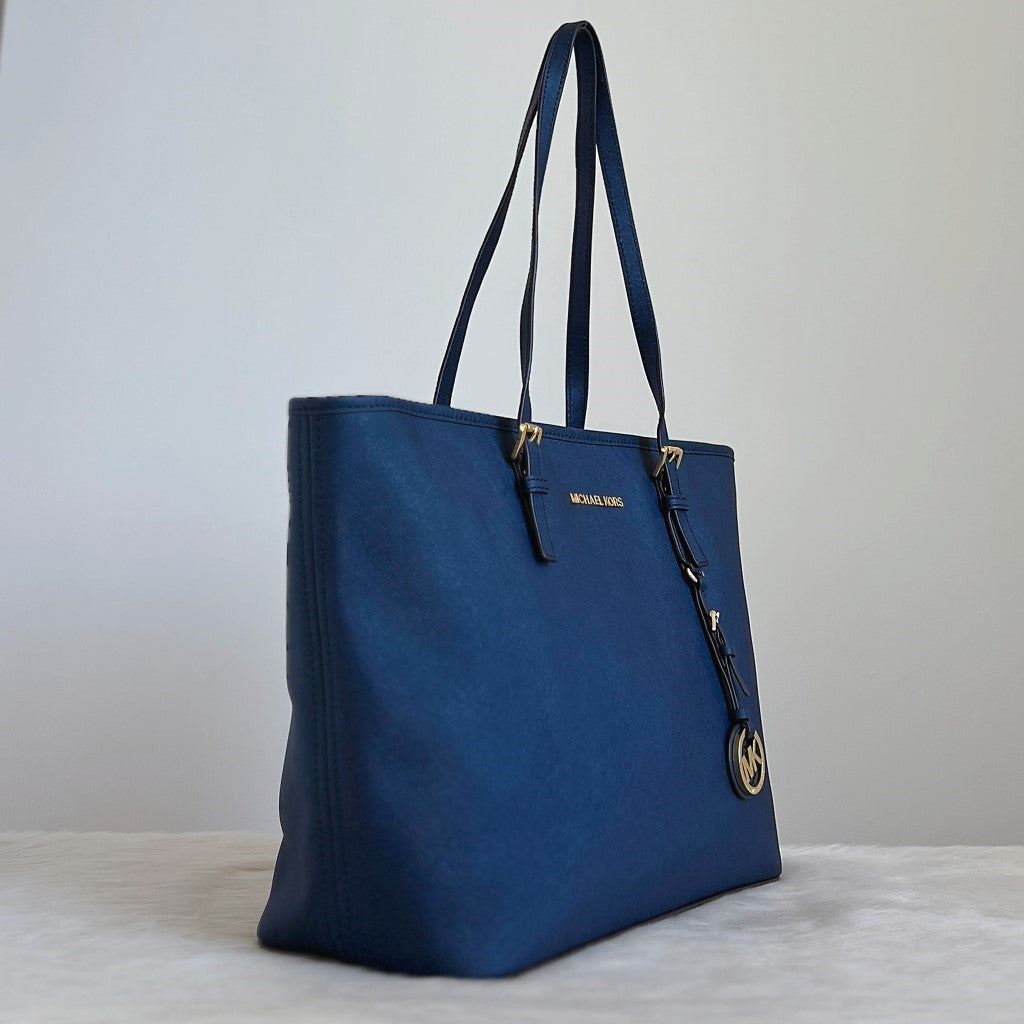 Michael Kors Navy Saffiano Leather Front Logo Carryall Shoulder Bag Excellent