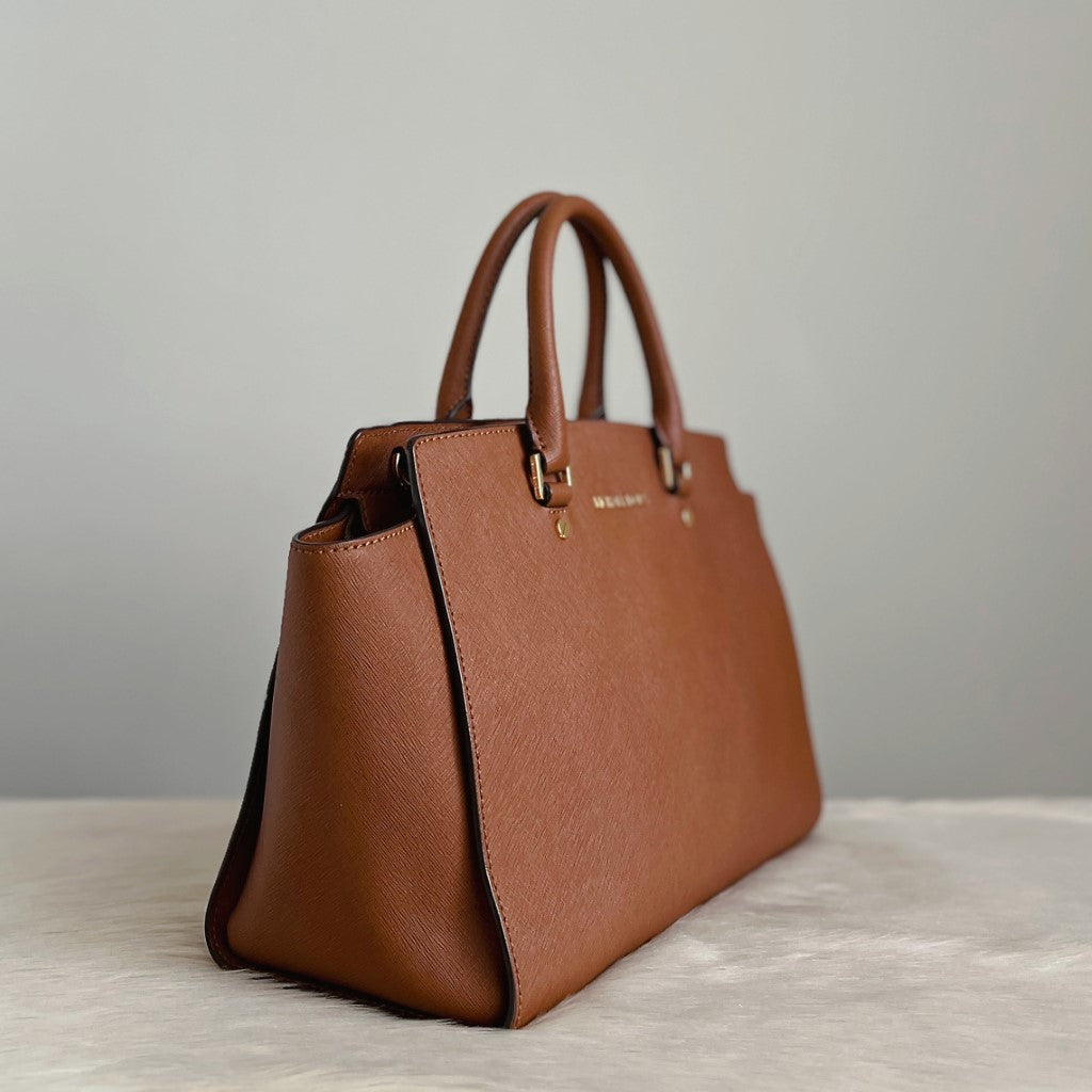 Michael Kors Caramel Leather Front Logo Career2 Way Shoulder Excellent
