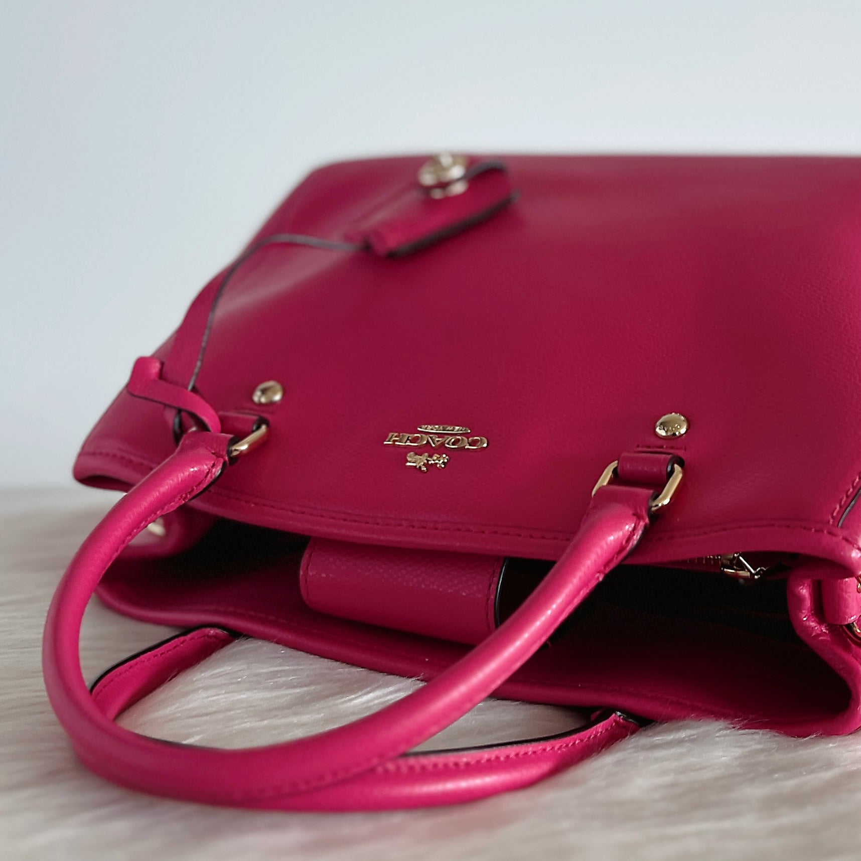 Coach Fuchsia Leather Triple Compartment 2 Way Shoulder Bag Like New