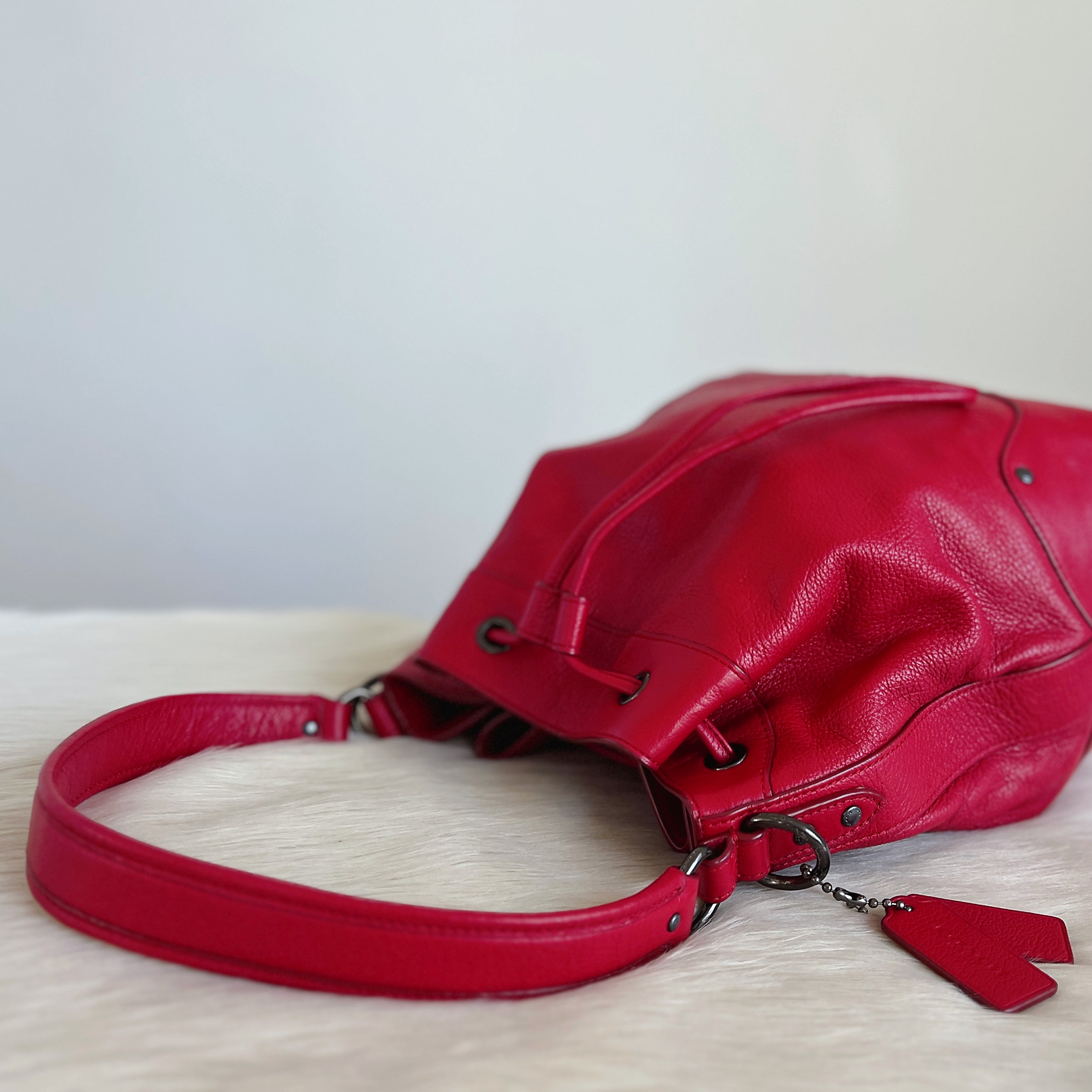 Coach Red Leather Drawstring Bucket Crossbody Shoulder Bag Excellent