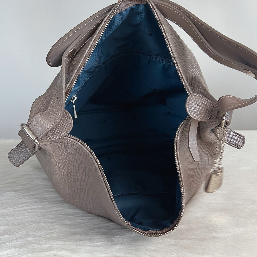Longchamp Taupe Leather Front Logo Slouchy Shoulder Bag Excellent