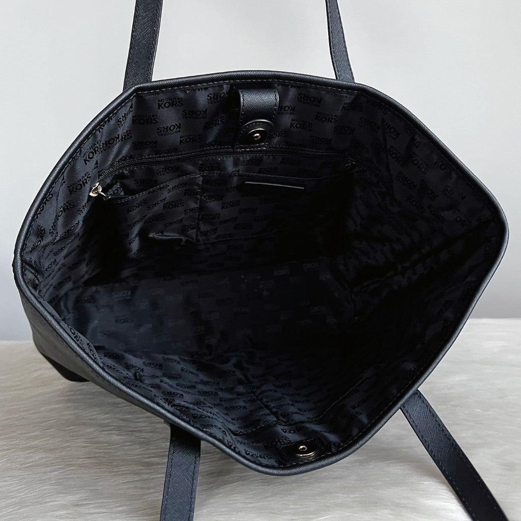 Michael Kors Black Leather MK Logo Large Shoulder Bag Excellent