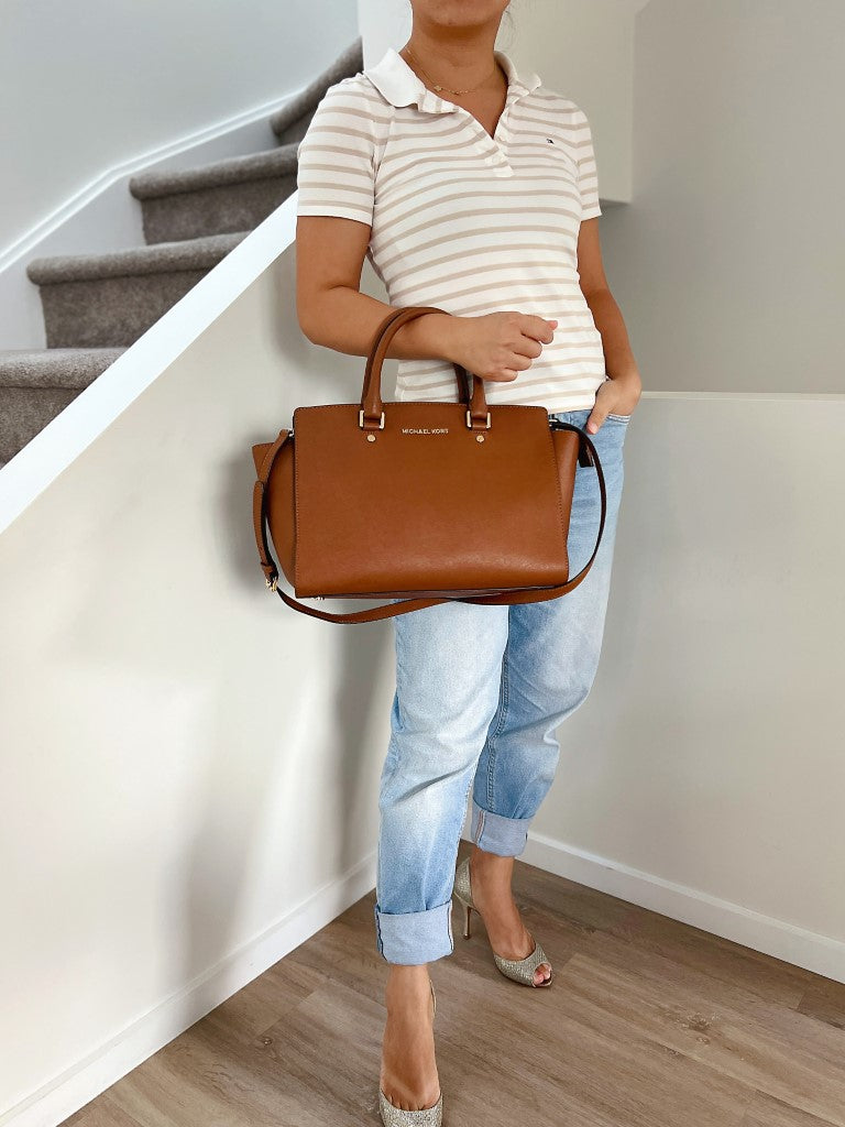 Michael Kors Caramel Leather Front Logo Career2 Way Shoulder Excellent