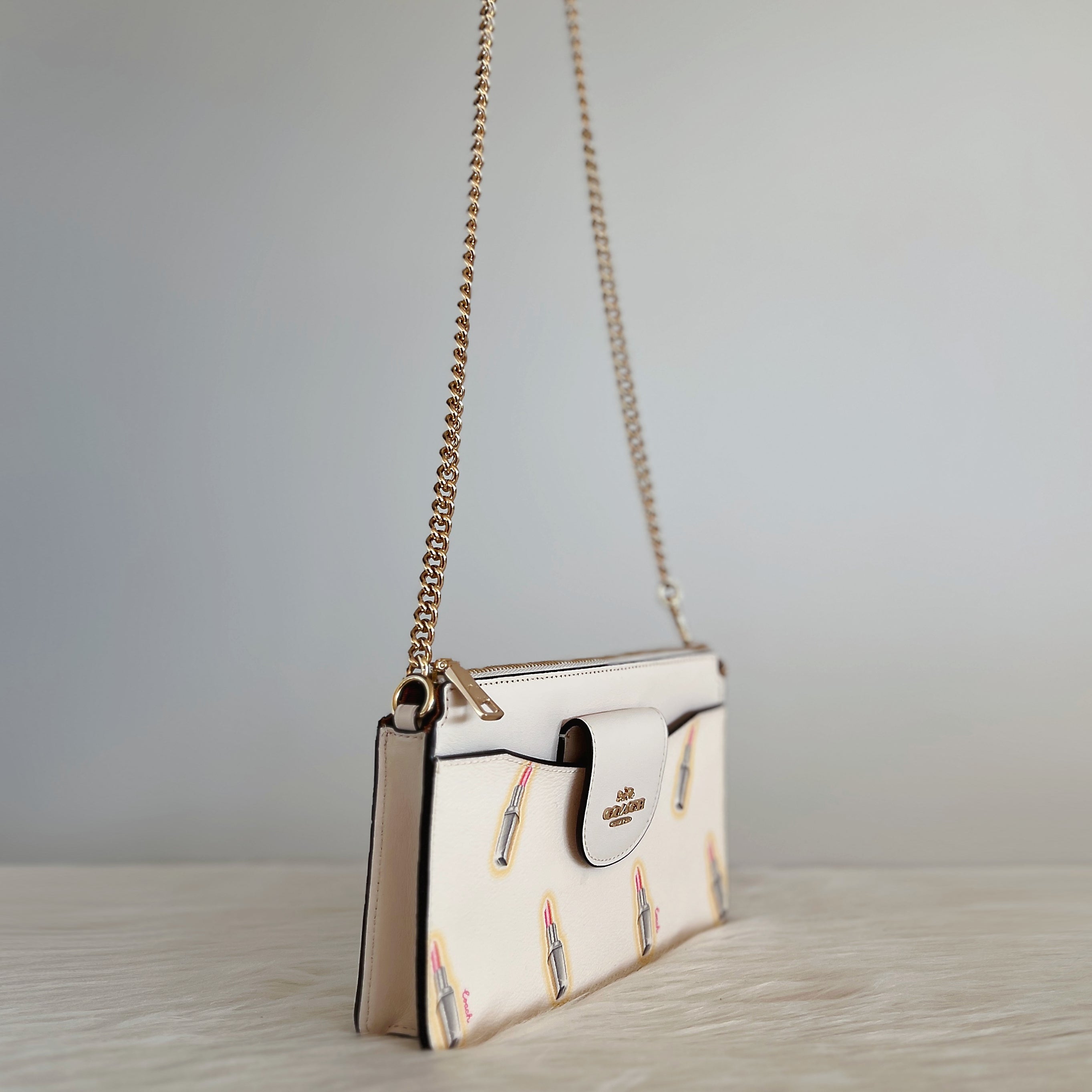 Coach Creamy Leather Lipstick Pattern Front Logo Small Shoulder Bag Like New