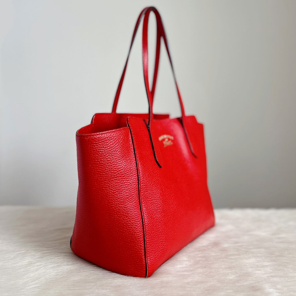 Gucci Red Leather Signature Swing Carryall Shoulder Bag Excellent