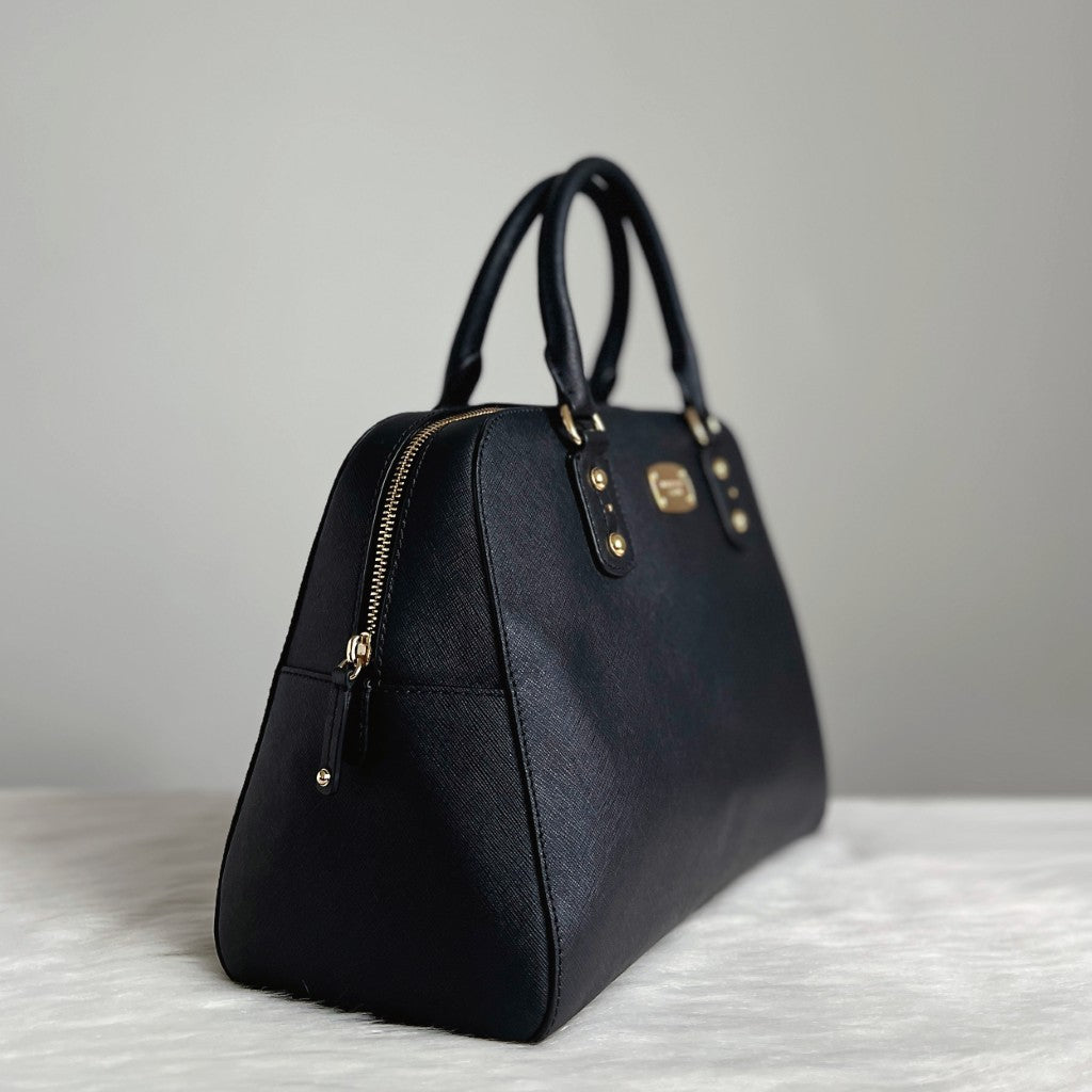 Michael Kors Black Leather Front Logo Career 2 Way Shoulder Bag Like New
