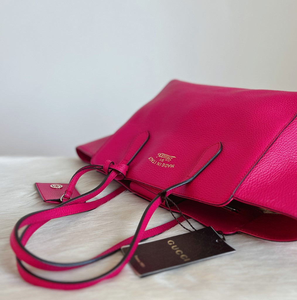 Gucci Fuchsia Leather Signature Swing Carryall Shoulder Bag New with Tags