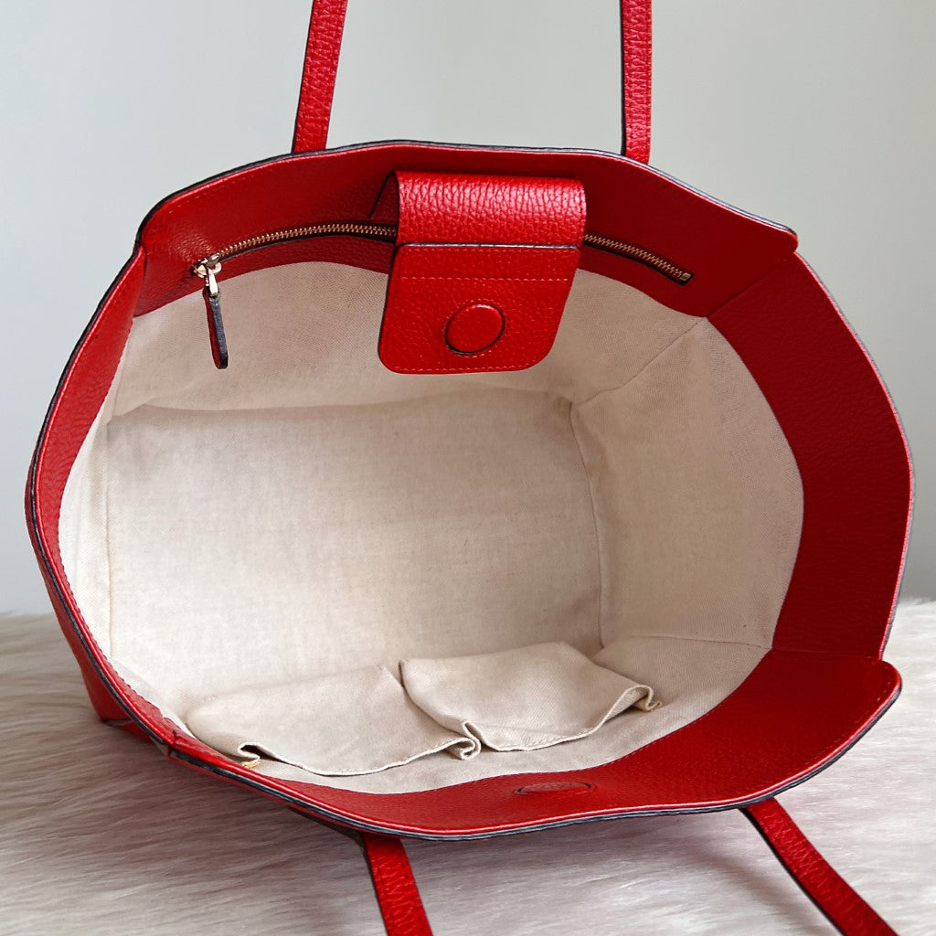 Gucci Red Leather Signature Swing Carryall Shoulder Bag Excellent