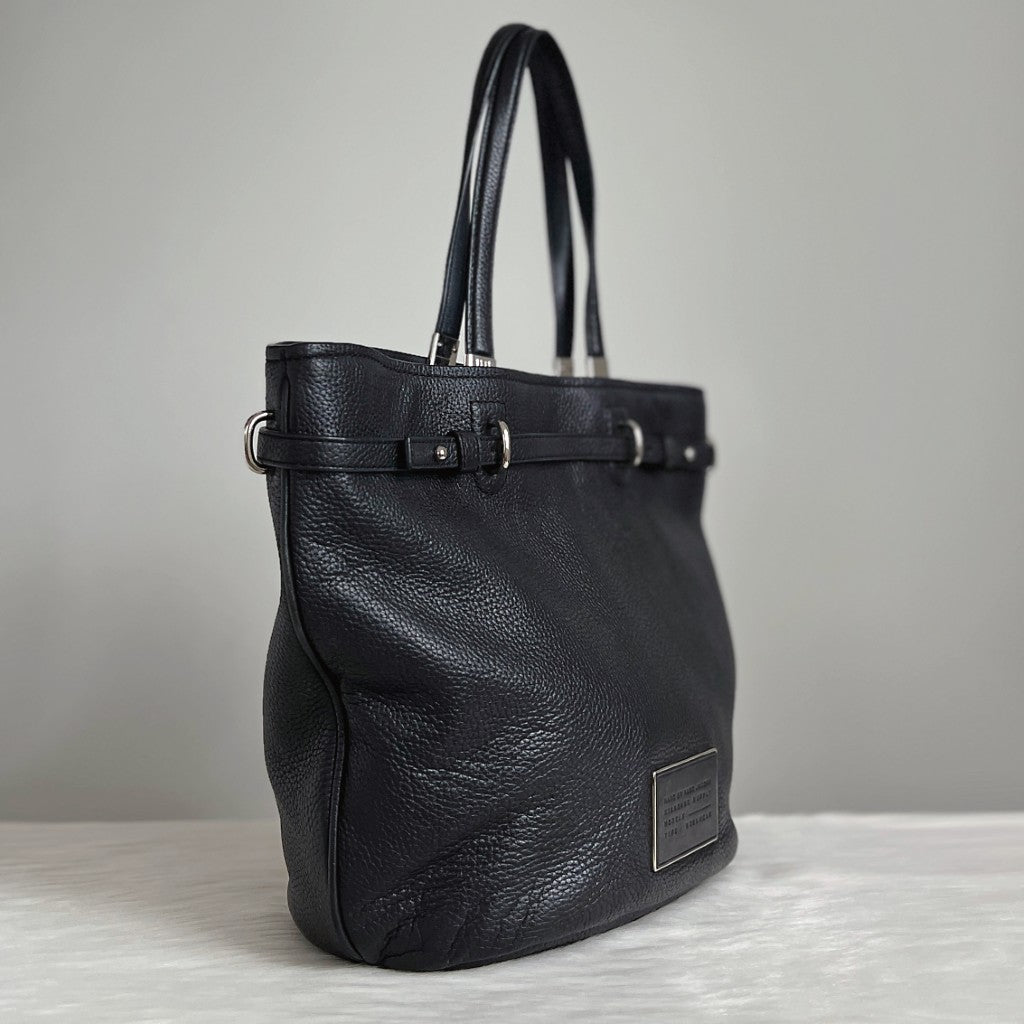 Marc Jacobs Black Leather Front Logo Carryall Shoulder Bag