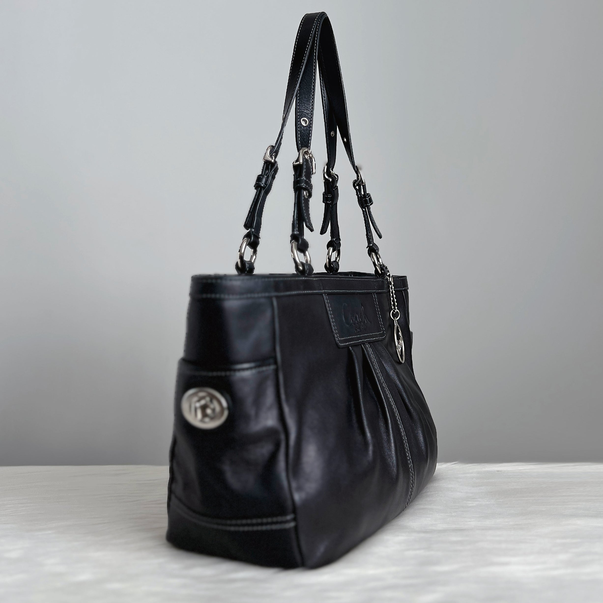 Coach Black Leather Front Logo Carryall Shoulder Bag Excellent
