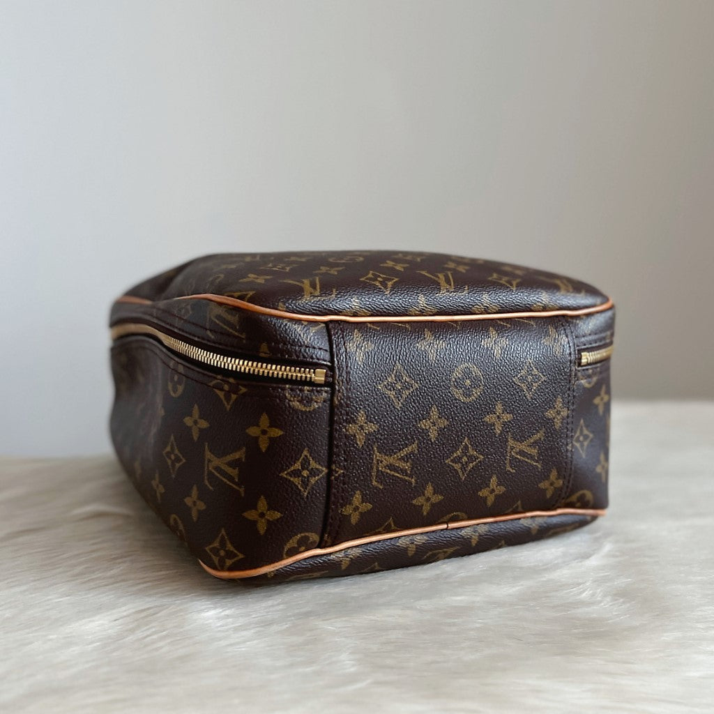Louis Vuitton Signature Monogram Excursion Tote Bag