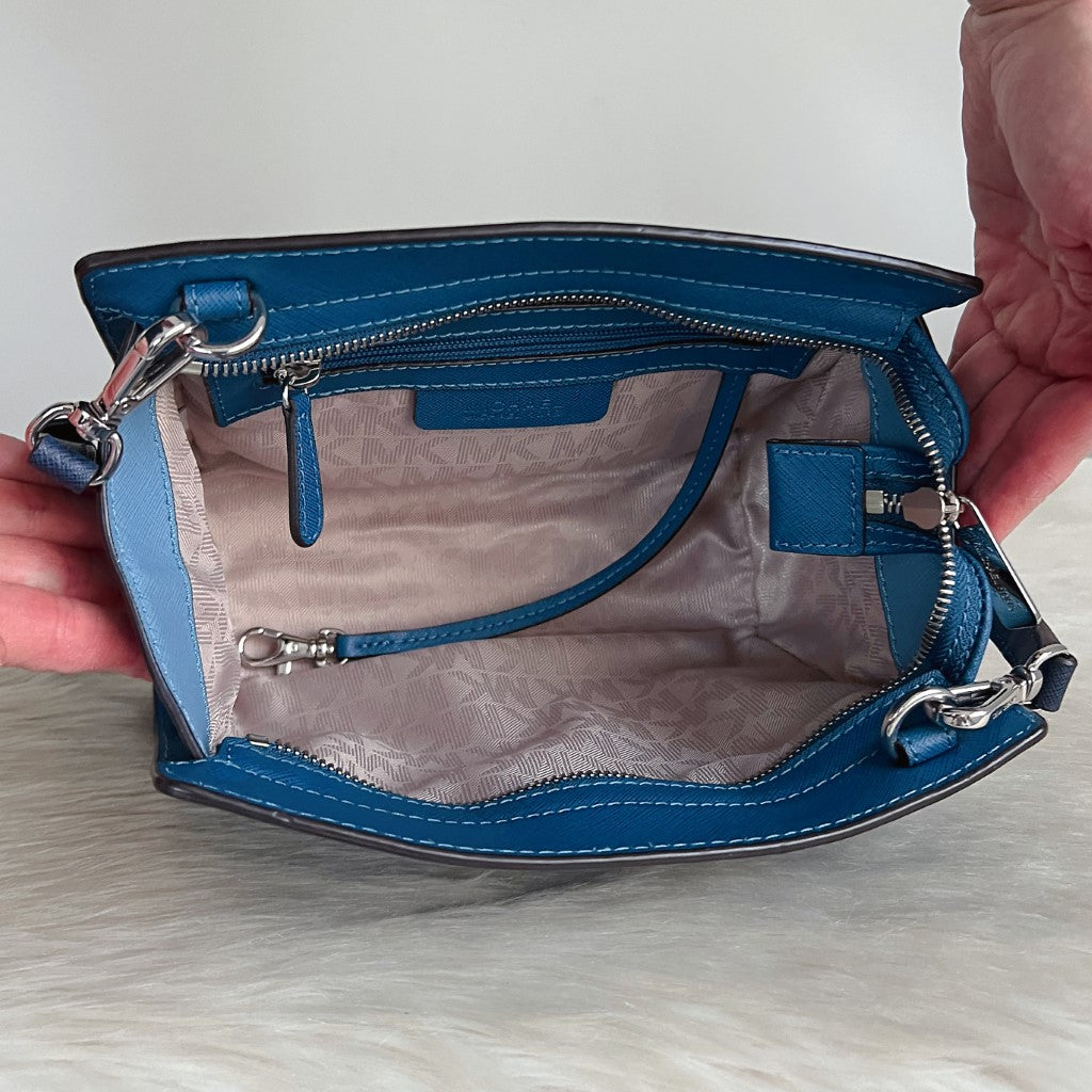 Michael Kors Two Tone Leather Camera Crossbody Shoulder Bag Like New