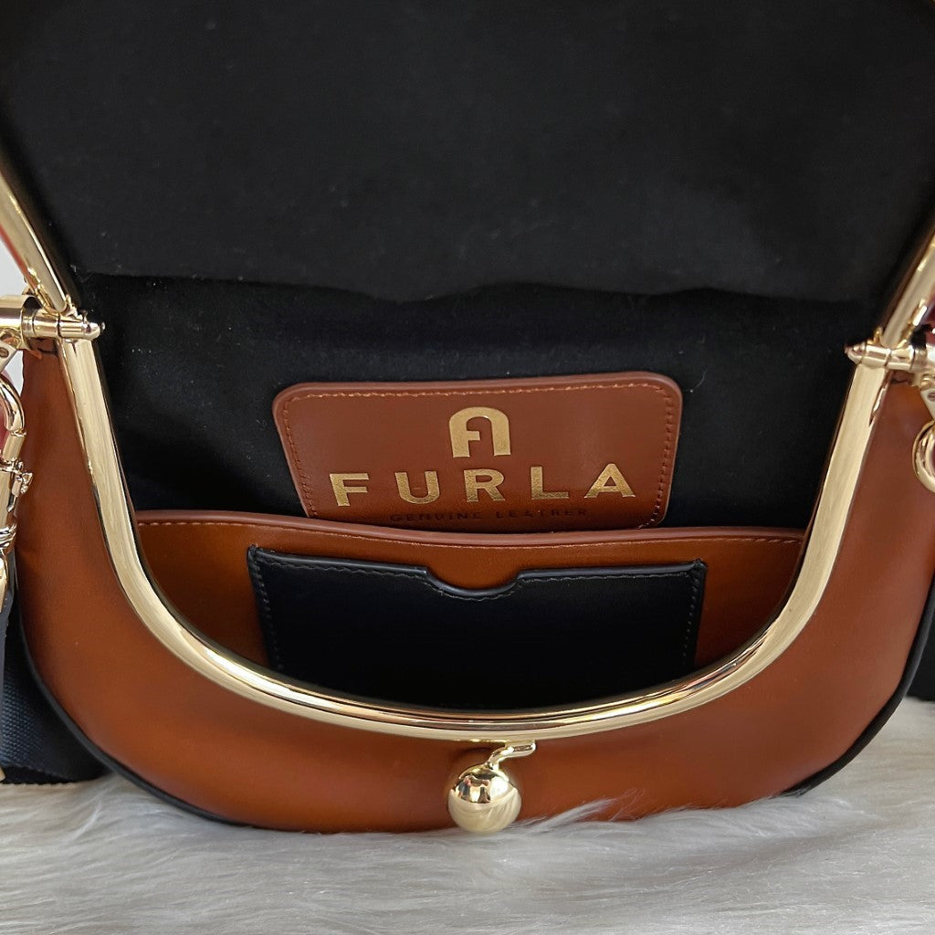 Furla Two Tone Leather Front Detail Crossbody Shoulder Bag Excellent