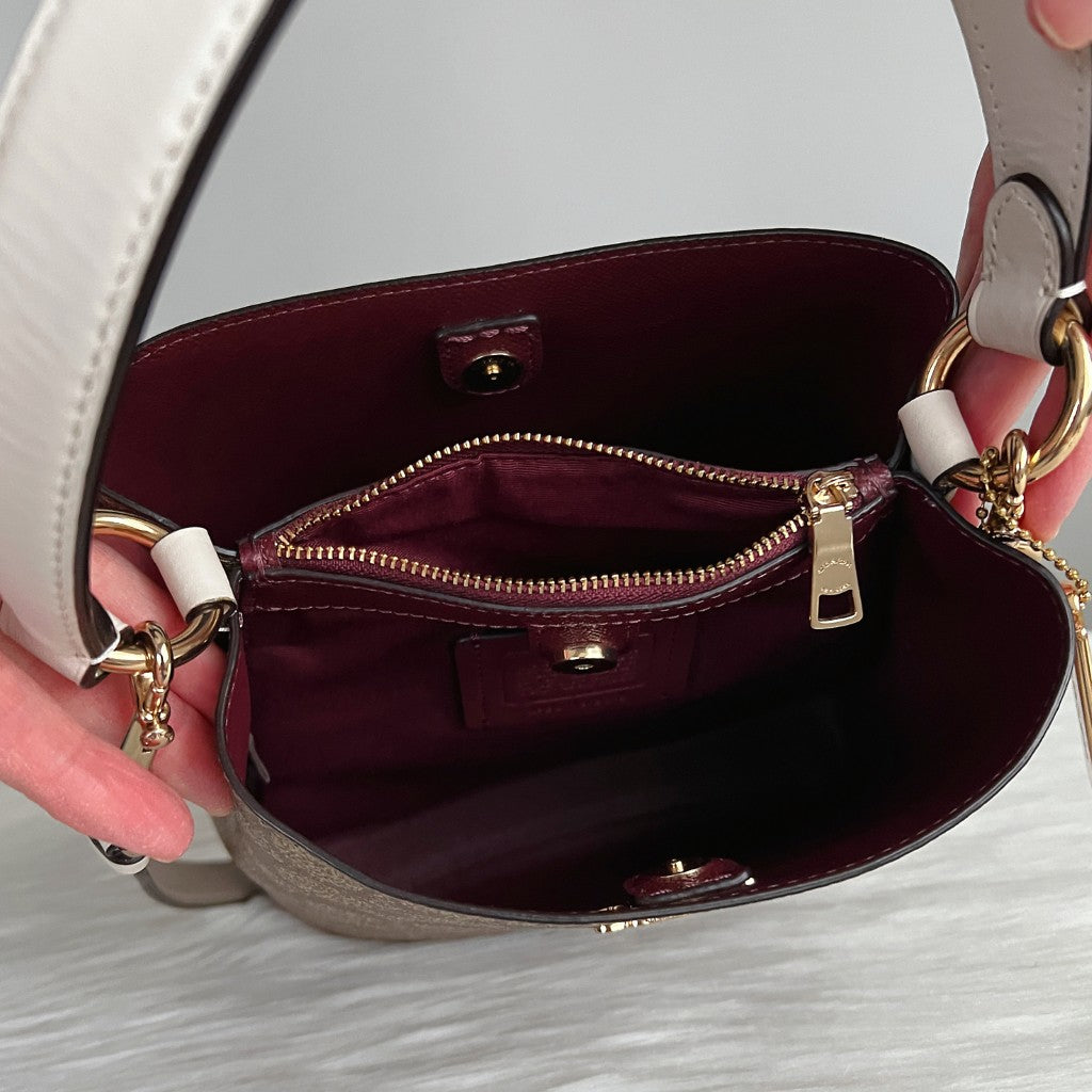 Coach White Leather Monogram Triple Compartment Bucket 2 Way Shoulder Bag Like New