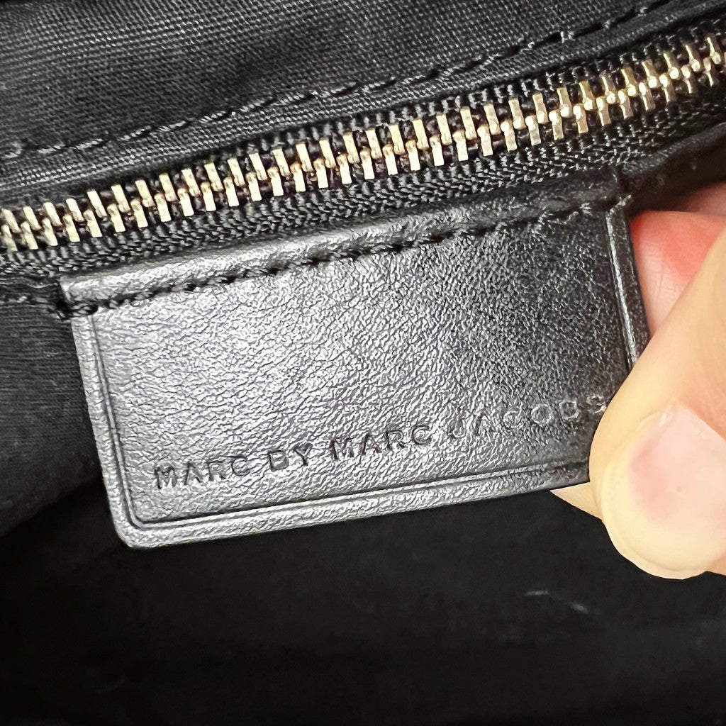 Marc Jacobs Black Leather Front Logo Carryall Shoulder Bag