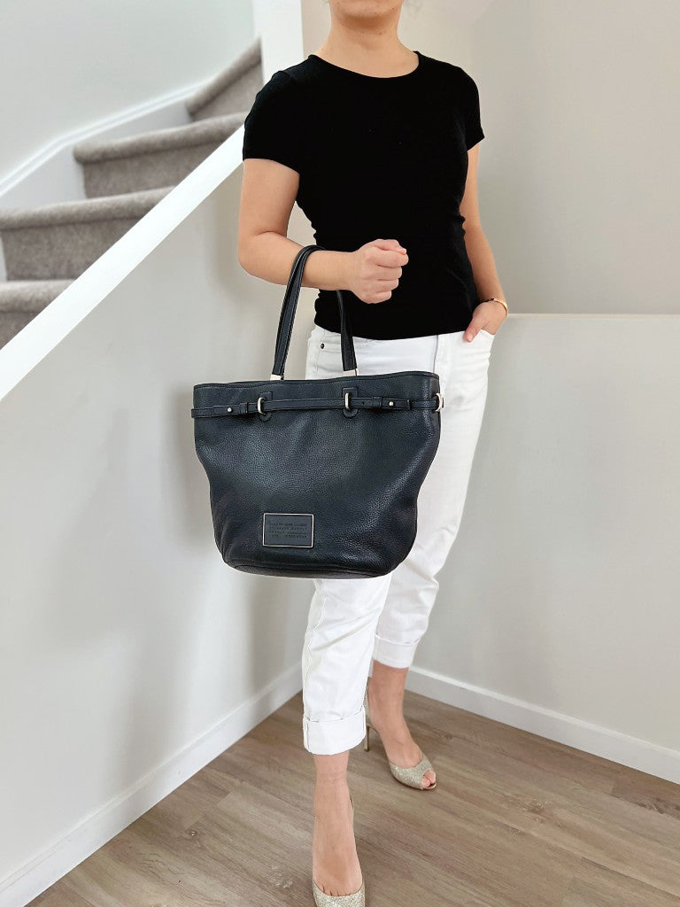 Marc Jacobs Black Leather Front Logo Carryall Shoulder Bag